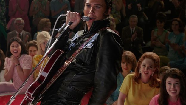 Austin Butler kao Elvis Presley - 1