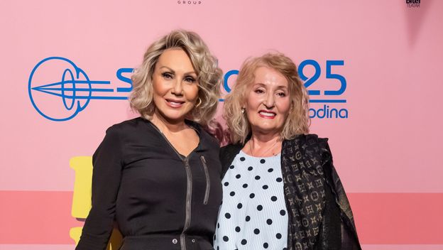 Lepa Brena sa sestrom Faketom Jahić - 2