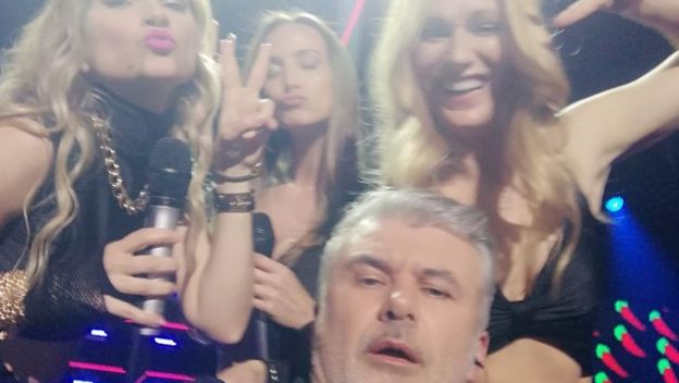 Grupa Feminnem i Alejuandro Buendija