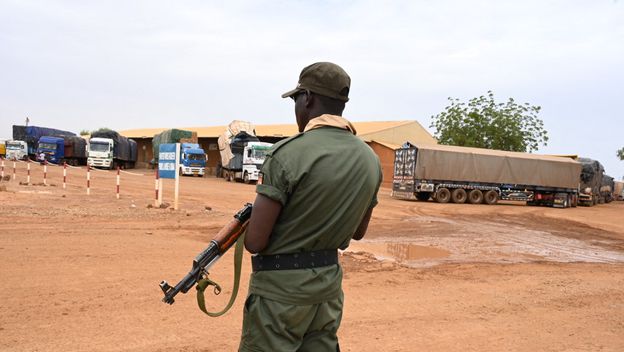 U napadima militanata u Burkini Faso ubijeno oko 170 ljudi