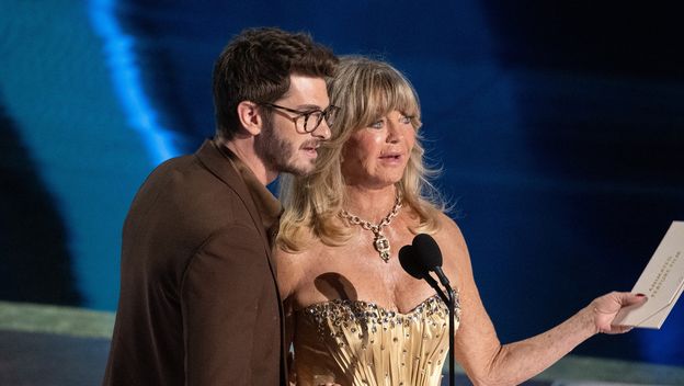 Andrew Garfield i Goldie Hawn