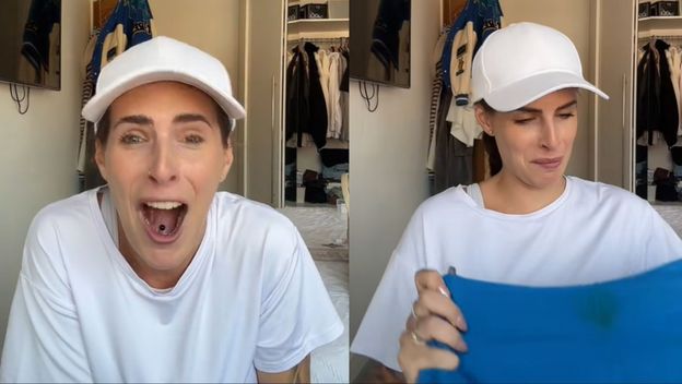 TikTokerica koja pokazuje svoju narudžbu korištene odjeće