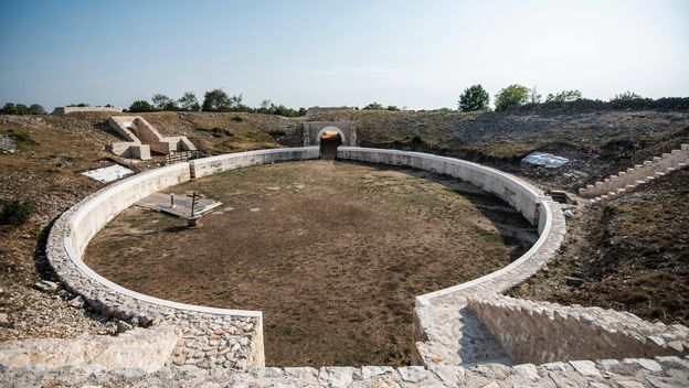 Vojni amfiteatar Burnum - 1