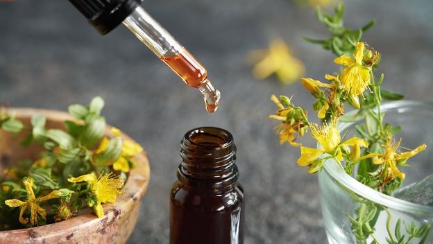 Kantarion za sinuse: Zašto ga sve više ljudi koristi umjesto klasičnih kapi za nos?