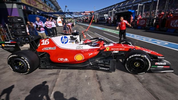 Charles Leclerc u Ferrariju na Albert Park Circuitu u Melbourneu