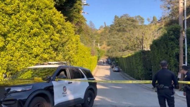 Policija ispred Rihannine kuće