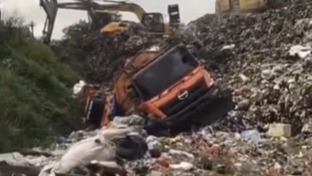 Lavina smeća na odlagalištu otpada