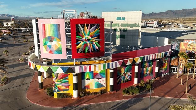 Mural Oasis u Primz Outletu u Nevadi