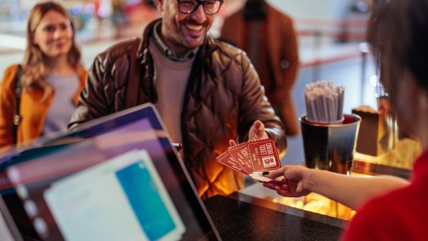 Kako se piše: kino blagajna ili kinoblagajna