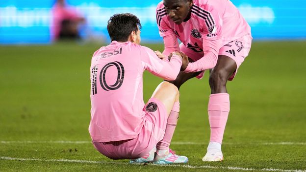 Lionel Messi i Allen Obando