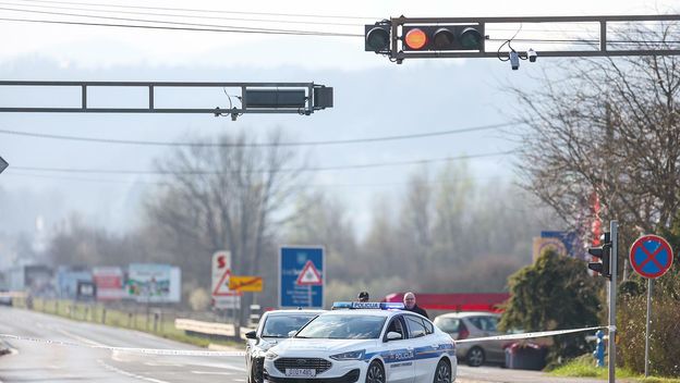 Policija na mjestu prometne nesreće u Samoboru