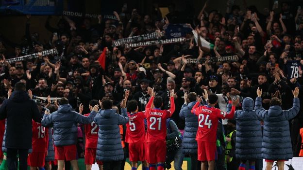 Igrači PSG-a slave pobjedu sa svojim navijačima