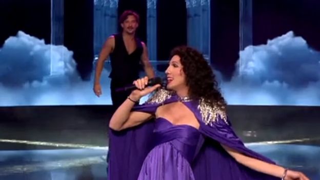 David Amaro kao Doris Dragović