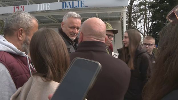 Thompson na prisezi kćeri u Požegi - 4