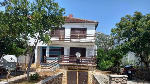 Kuća u Starigradu s dva stana - 5