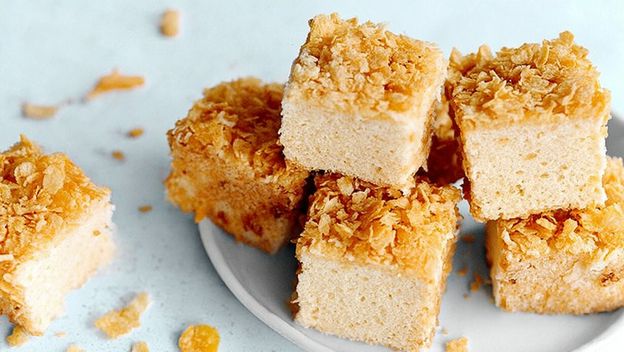 Medeni čupavci s hrskavim mrvicama od cornflakesa