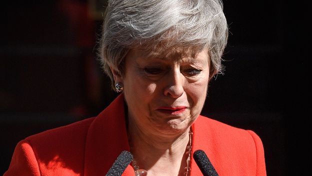 Theresa May u suzama je završila svoj govor ostavke
