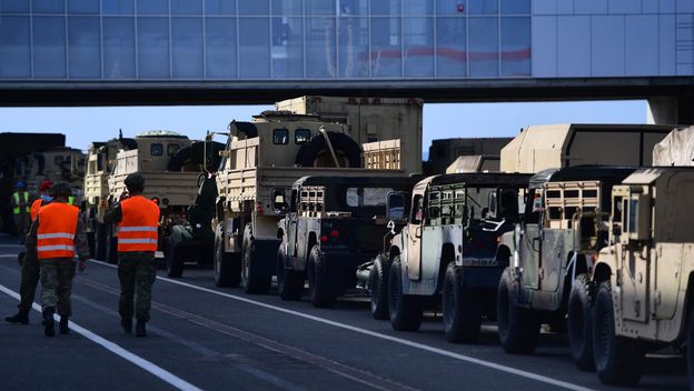 Vojna vozila u luci Gaženica, ilustracija