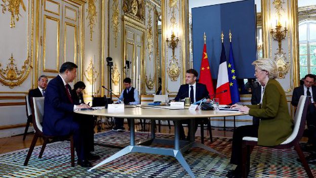 Ursula von der Leyen, Emmanuel Macron i Xi Jinping