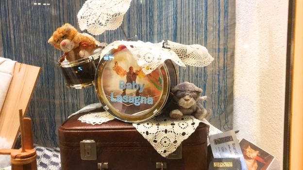 Izlog Adriane Meglaj kao podrška Baby Lasagni