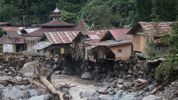 Hladna lava i bujične poplave uništile dio Indonezije - 2