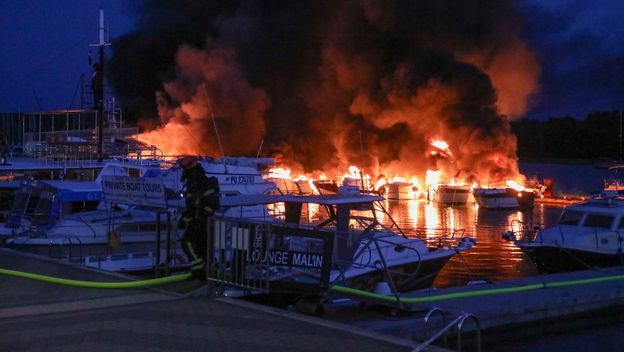 U Marini Medulin požar zahvatio velik broj brodica - 19