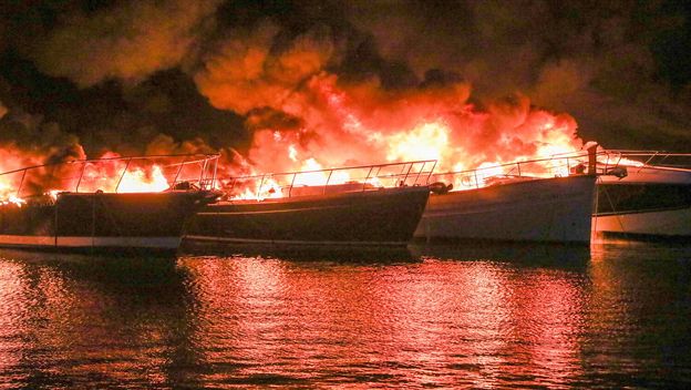 U Marini Medulin požar zahvatio velik broj brodica - 20