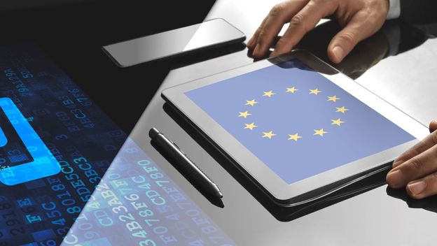 Europska komisija nadzire velike internetske platforme, ilustracija