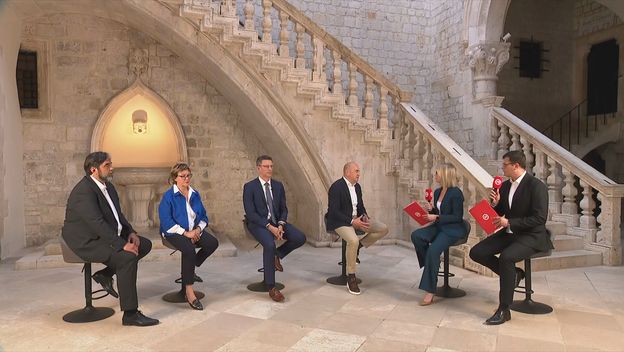 Blaž Pezo, Božo Petrov, Terezina Orlić, Marko Giljača i Sabina Tandara Knezović i Hrvoje Krešić, reporteri Dnevnika Nove TV