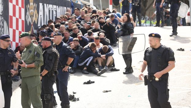 Privedeni navijači u Splitu