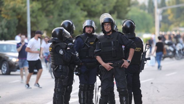 Policajci ispred stadiona Poljud