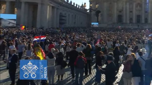 Hrvatska zastava na Trgu Svetog Petra - 1