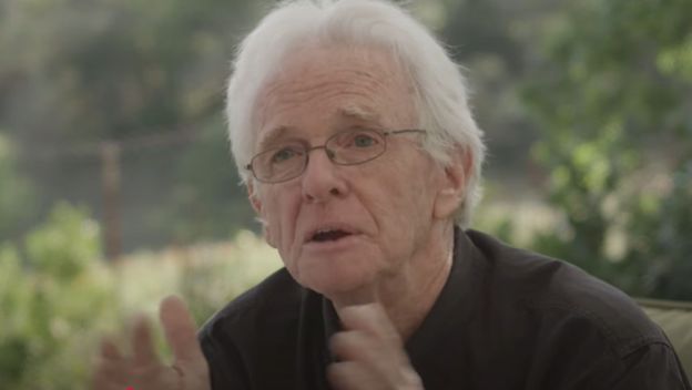 Fotograf Chuck O'Rear pri intervjuu