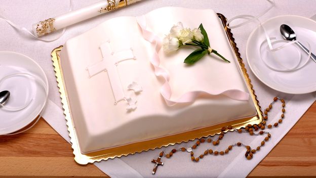 Torta u obliku Biblije