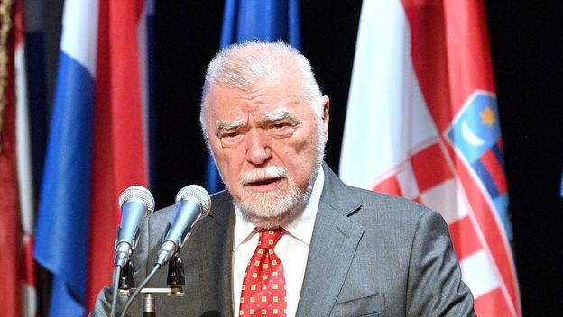 Bivši hrvatski predsjednik Stjepan Mesić