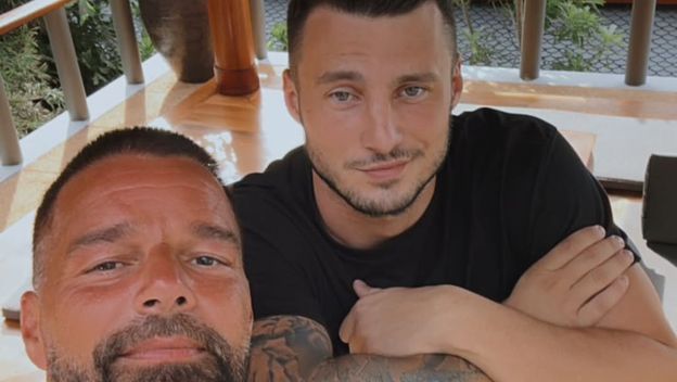 Ricky Martin i Max Barz
