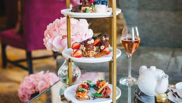 Orient Express čajanka u hotelu Esplanade