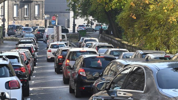 Automobili
