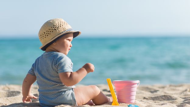 Što sve ponijeti na prvo ljetovanje s bebom?