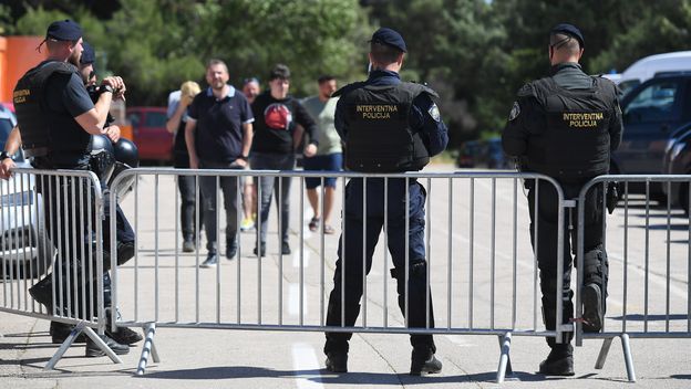 Policija u Šibeniku uoči utakmice Šibenik-Hajduk