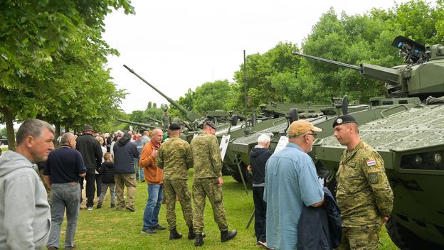 Izložba naoružanja, borbene i neborbene tehnike i opreme postrojbi Hrvatske vojske - 2