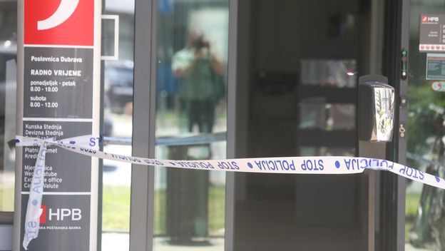U zagrebačkoj Dubravi opljačkana poslovnica banke - 4