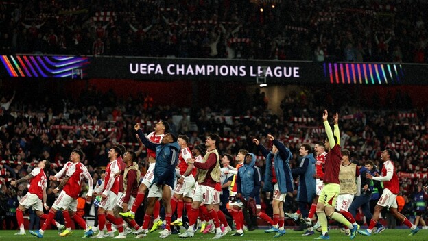 Slavlje igrača Arsenala na Emiratesu