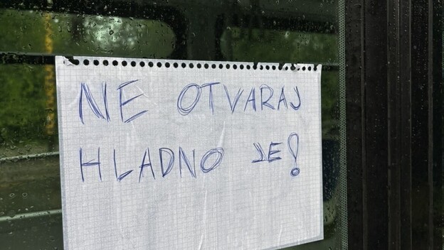 Poruka na tramvaju