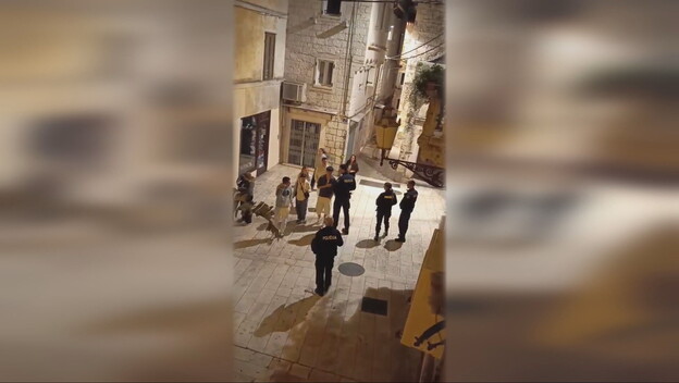 Alkoholizirani turisti u Splitu - 2