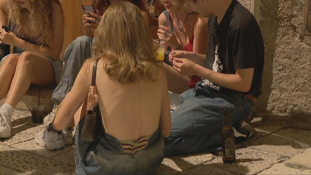 Alkoholizirani turisti u Splitu