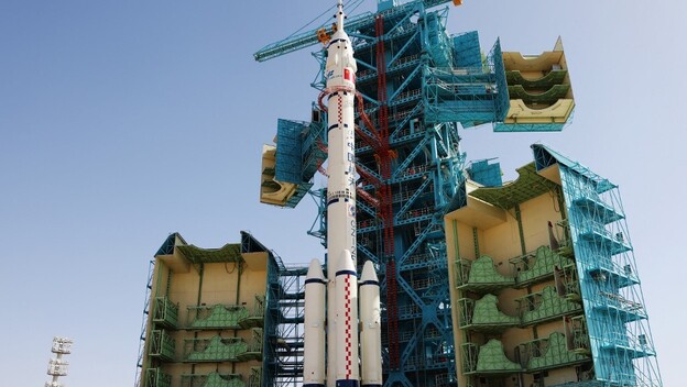 Kineska raketa Dugi marš na lansirnoj rampi