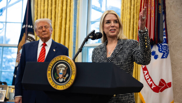 Pam Bondi i Donald Trump