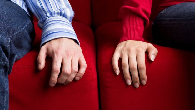 Fizička privrženost ključni je aspekt intimnosti, a može uključivati sve od držanja za ruke do grljenja, maženja i ljubljenja