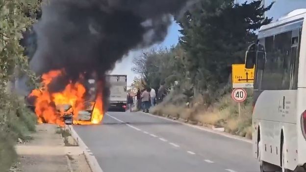 Vozilo se zapalilo na cesti kod Zadra